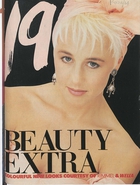 19, December 1993: Beauty extra