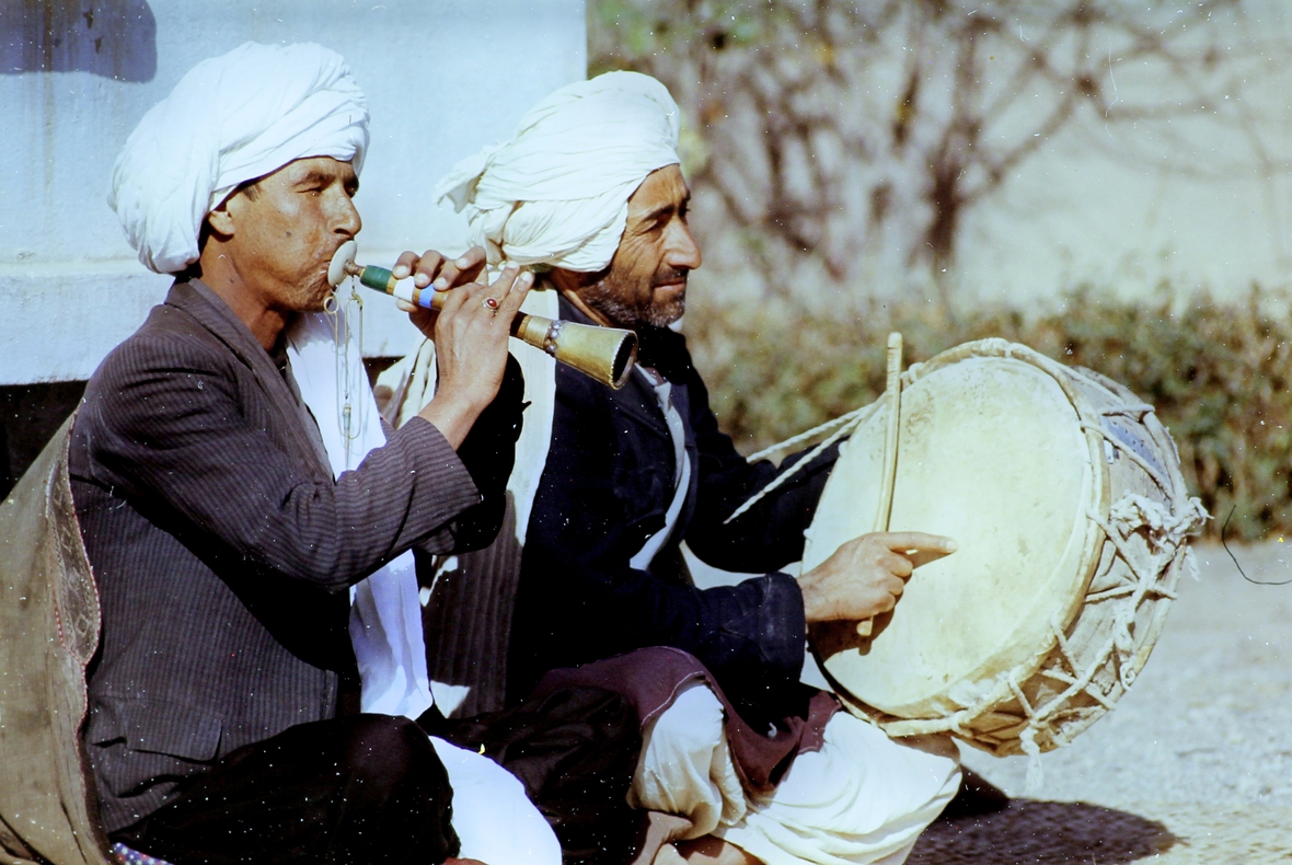 Musicians of Herat: Recording musicians, Mohammad Omar (sorna) and Khalifa Dohlchi Sarwa (dhol)